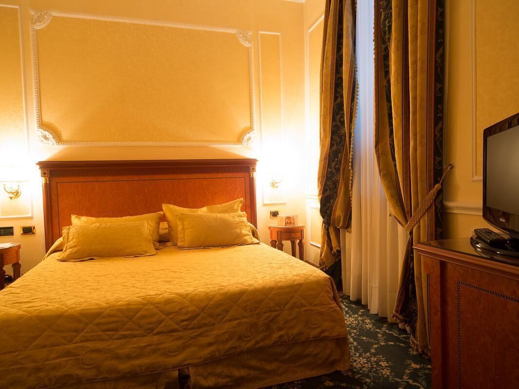 Minibar, in-room safe, desk, blackout curtains