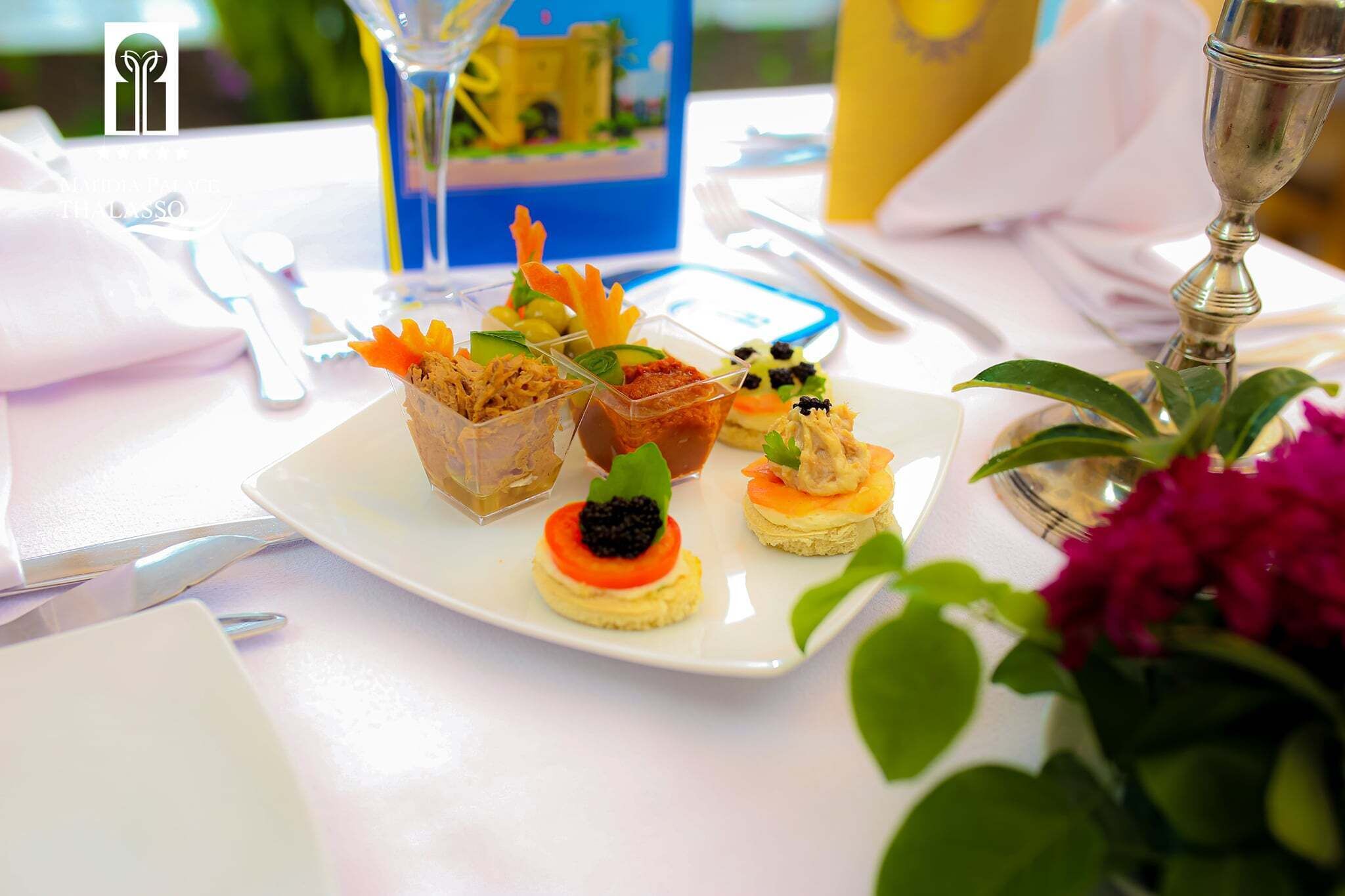 2 restaurants, breakfast, lunch, dinner served; international cuisine