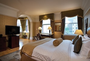 Standard Room | Egyptian cotton sheets, premium bedding, down duvets, minibar