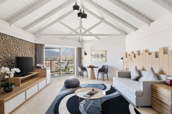 Family Room, Balcony, Mountain View (Deluxe) | Balcony view