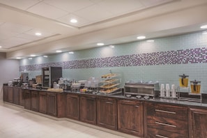 Desayuno buffet incluido todos los días