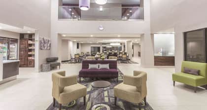 La Quinta Inn & Suites by Wyndham Columbus North
