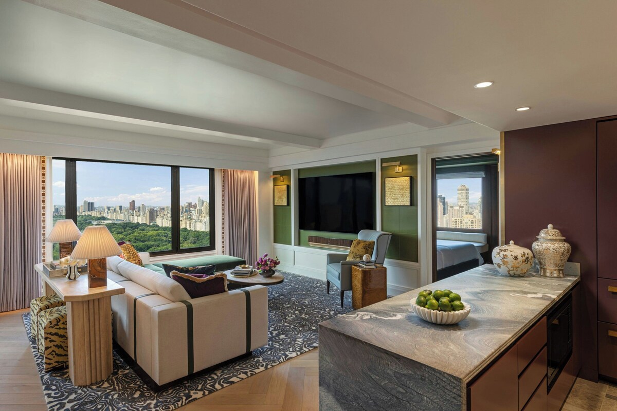 Suite ejecutiva, 2 habitaciones | Edredón, camas con efecto memoria y minibar 