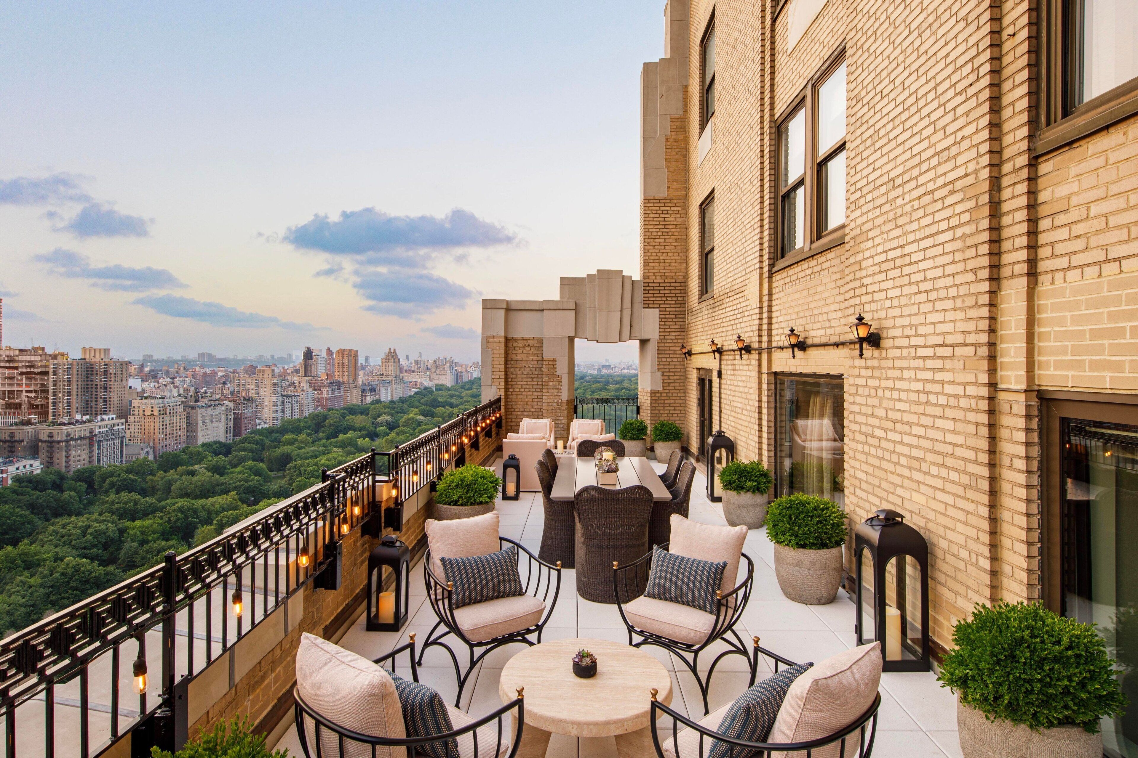 Couette en duvet d'oie, matelas mémoire de forme, minibar