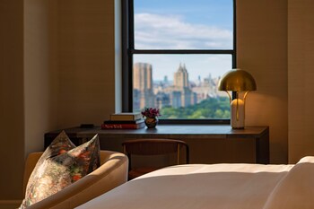 Down comforters, memory foam beds, minibar, in-room safe at JW Marriott Essex House New York