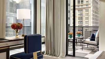 Deluxe Room, 1 Queen Bed, Terrace