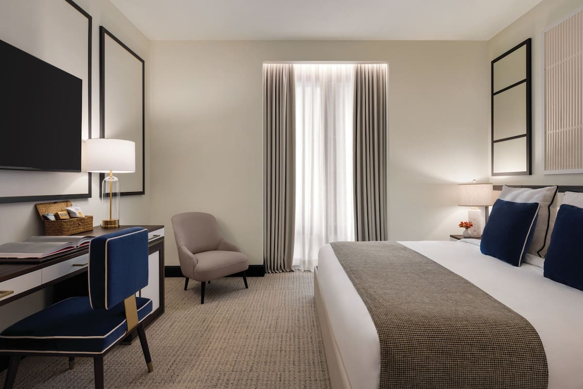 Down comforters, in-room safe, desk, laptop workspace