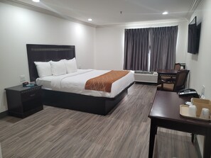 Zimmer, 1 King-Bett, Nichtraucher | Schreibtisch, laptopgeeigneter Arbeitsplatz, Verdunkelungsvorhänge