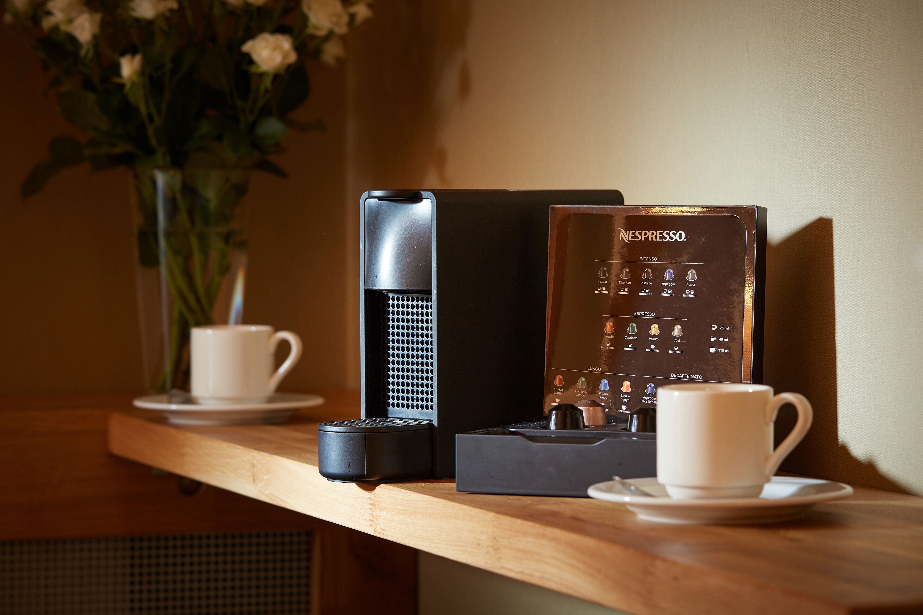 deluxe double room | in-room dining