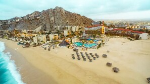 3 outdoor pools, pool umbrellas, sun loungers
