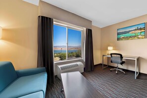 Standard Room, 1 King Bed, Refrigerator & Microwave, Lake View | Lake view - Best Western Topaz Lake Inn (Gardnerville)