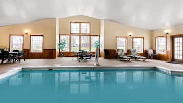 Una piscina cubierta