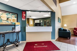 Lobby - Econo Lodge Inn & Suites Dickson (Dickson)