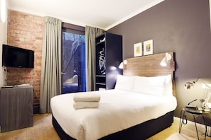 Courtyard Room