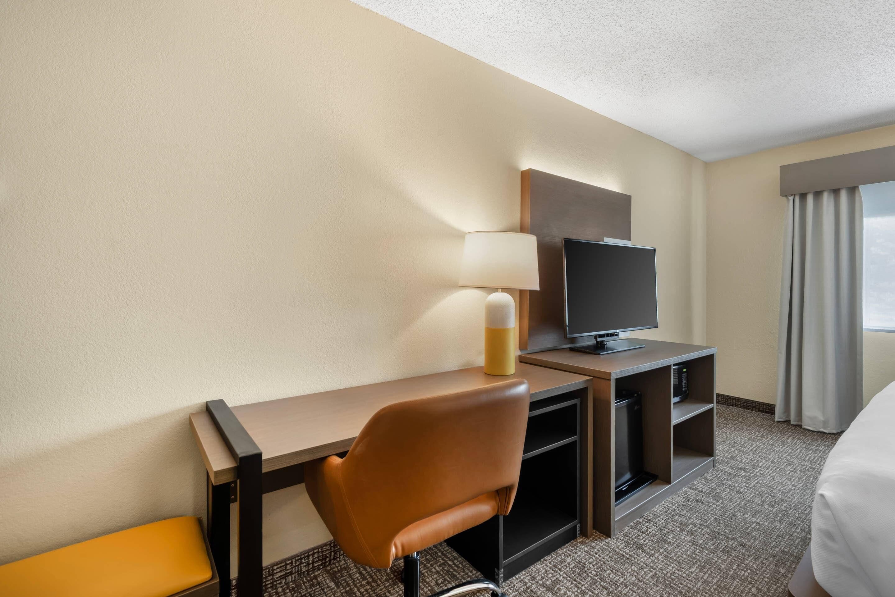 1 bedroom, desk, laptop workspace, blackout curtains