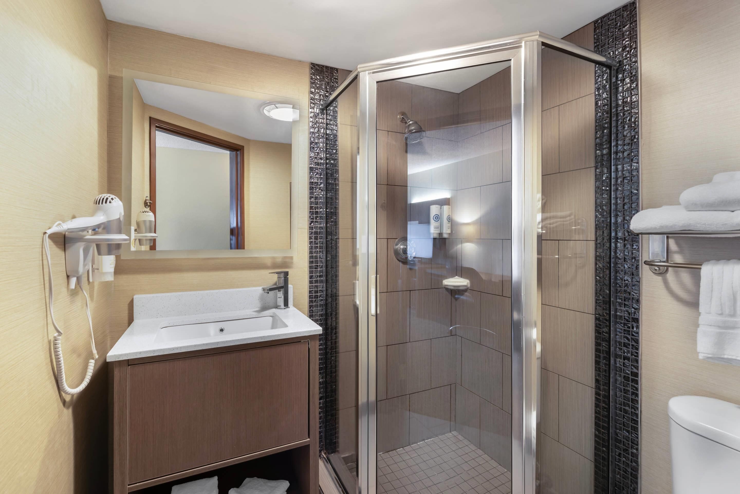1 bedroom, desk, laptop workspace, blackout drapes