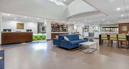 Comfort Suites Houston NW - Vintage Park