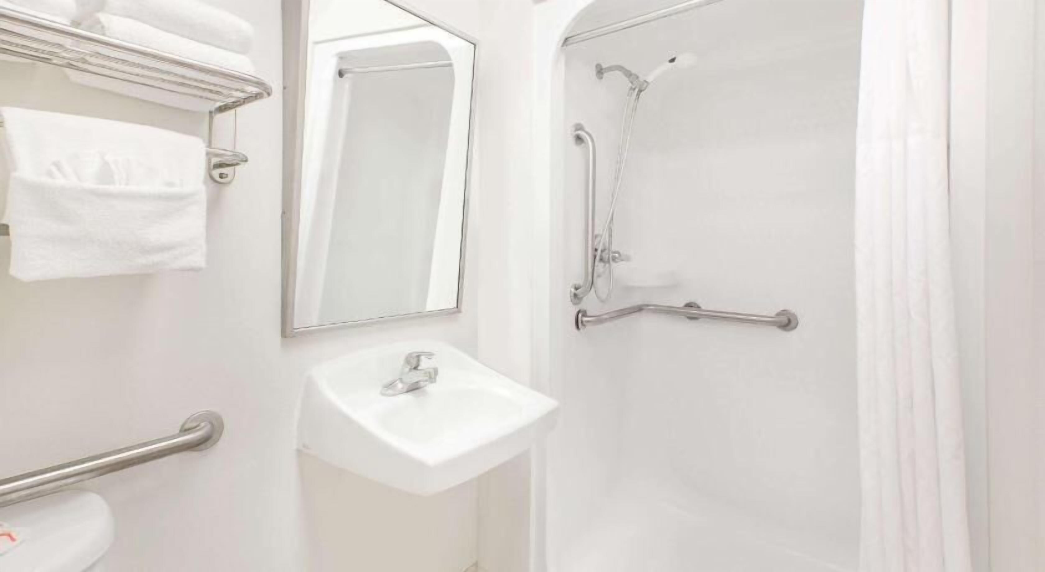 Bathroom | Free toiletries, hair dryer, towels, soap