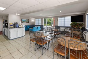 Free daily continental breakfast 