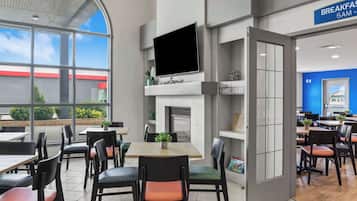 Esmorzar diari continental gratuït