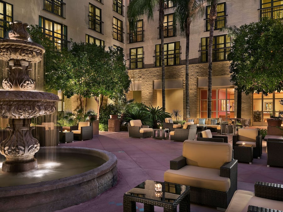 Trung tâm thể thao