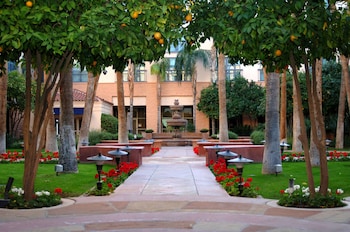 Exterior at Tempe Mission Palms, a Destination by Hyatt Hotel