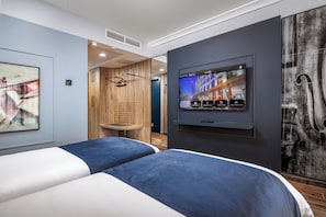 Minibar, in-room safe, desk, laptop workspace - Vivaldi Malta (St. Julian's)