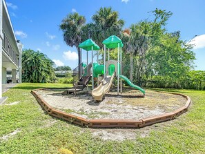 Children's play area - outdoor - Stayable Lakeland (Lakeland)