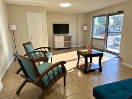 Classic Apartment, Multiple Beds | Living area