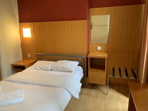 Doppelzimmer, eigenes Bad | Wohnzimmer | Fernseher