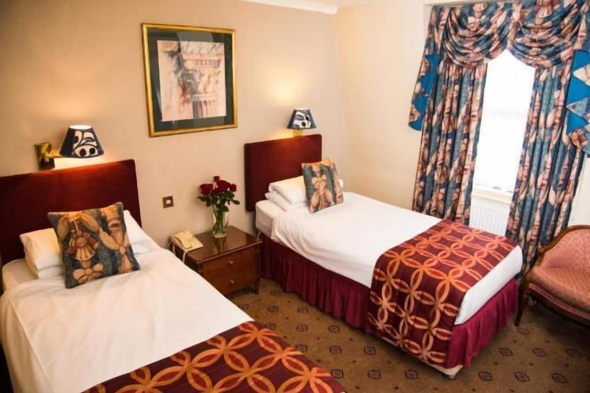 Premium bedding, Select Comfort beds, minibar, desk