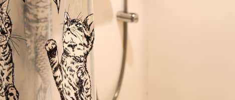 Double Room | Bathroom shower