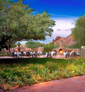 Frokost, lunsj og middag serveres, amerikanske retter 