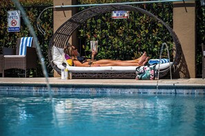 Außenpool, geöffnet von 07:00 Uhr bis 22:00 Uhr, Cabañas (gegen Gebühr)