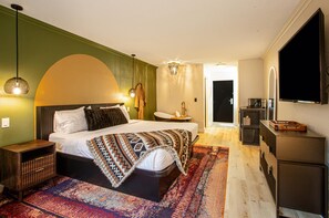 Superior Room, King Bed, Soaking Tub, Patio