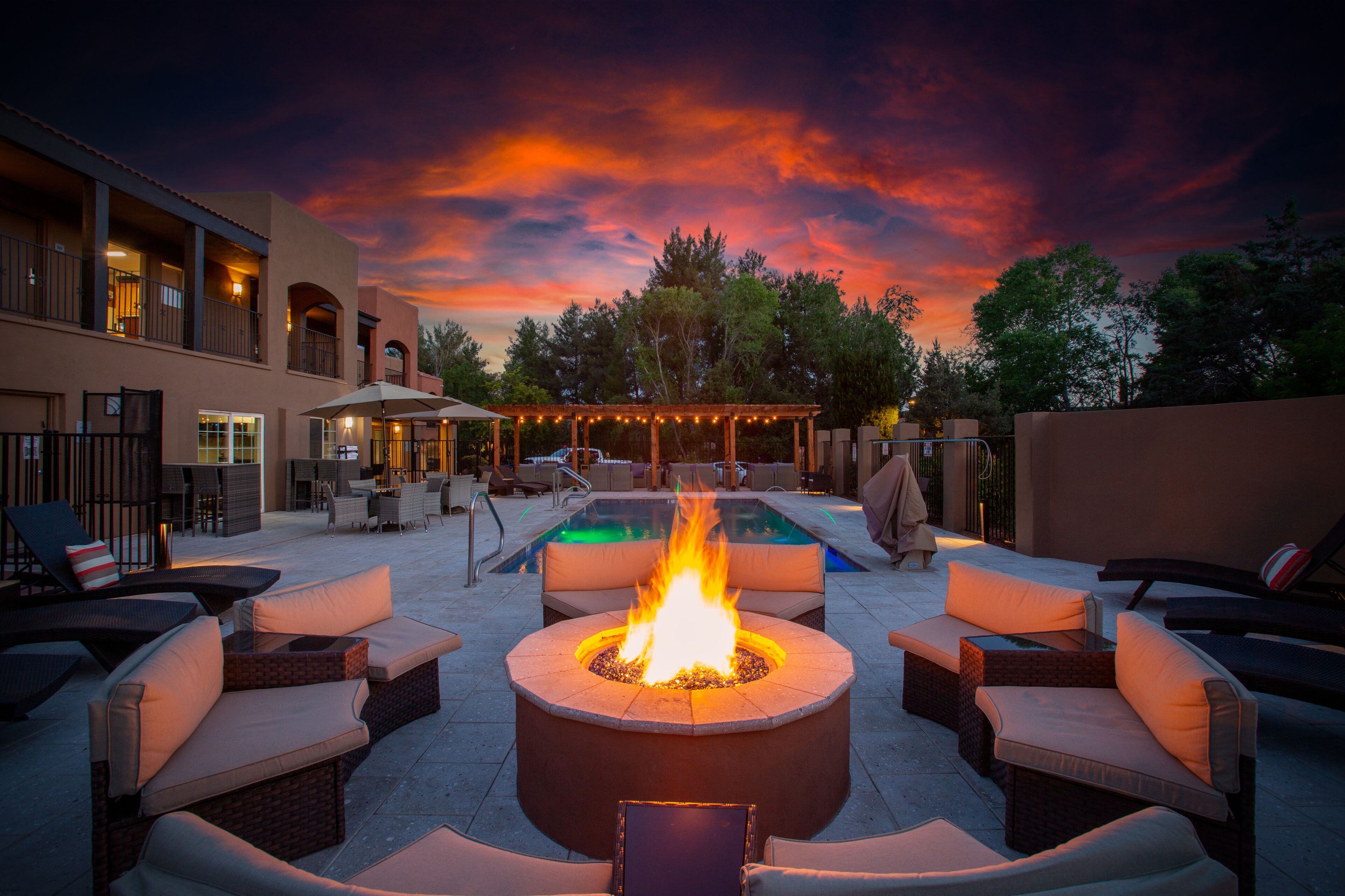 Outdoor pool, open 7:00 AM to 10:00 PM, pool cabanas (surcharge)
