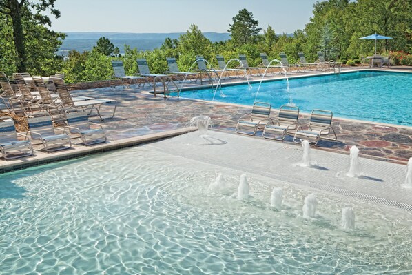 2 outdoor pools