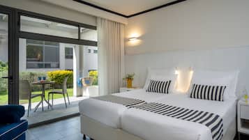 Hotel Room | In-room safe, laptop workspace, blackout drapes, free WiFi