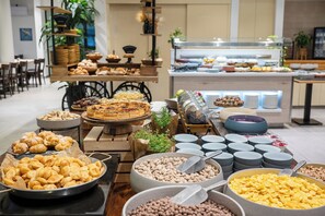 Desayuno bufé gratuito y diario