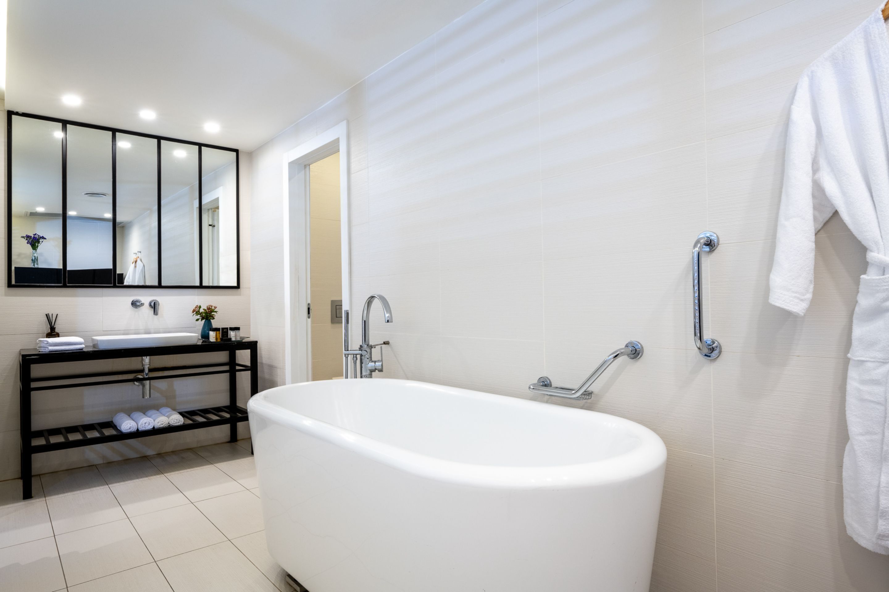 shower, free toiletries, hair dryer, towels