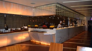 3 間餐廳;供應早餐