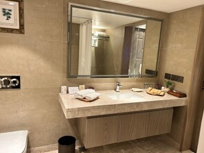Executive Suite | Bathroom - Jaypee Siddharth (New Delhi)