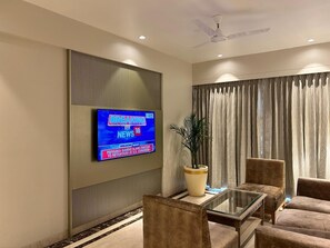 Living area - Jaypee Siddharth (New Delhi)
