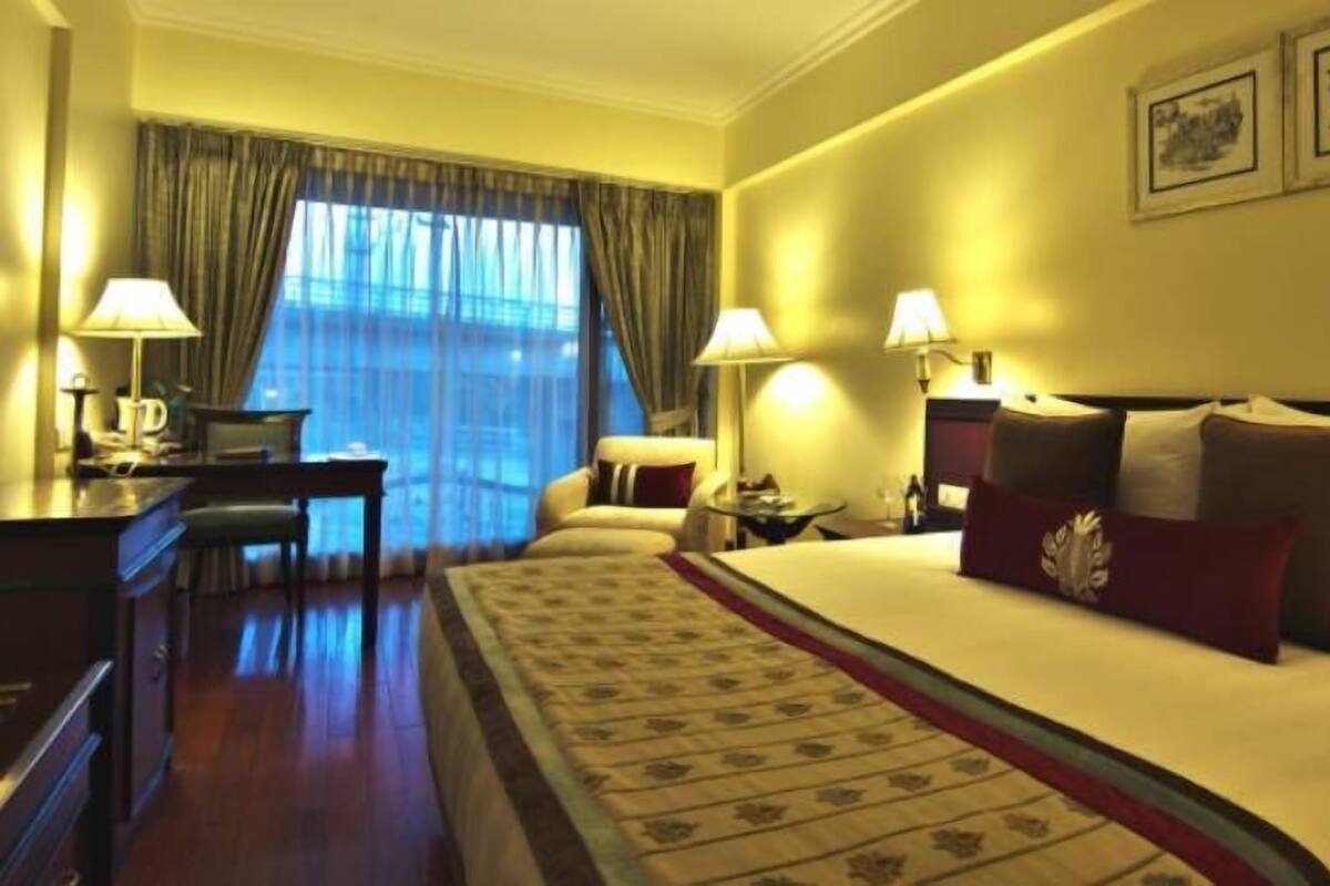 Deluxe Room | Premium bedding, in-room safe, desk, blackout curtains