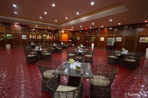 3 restaurantes; se sirve desayuno, almuerzo y cena