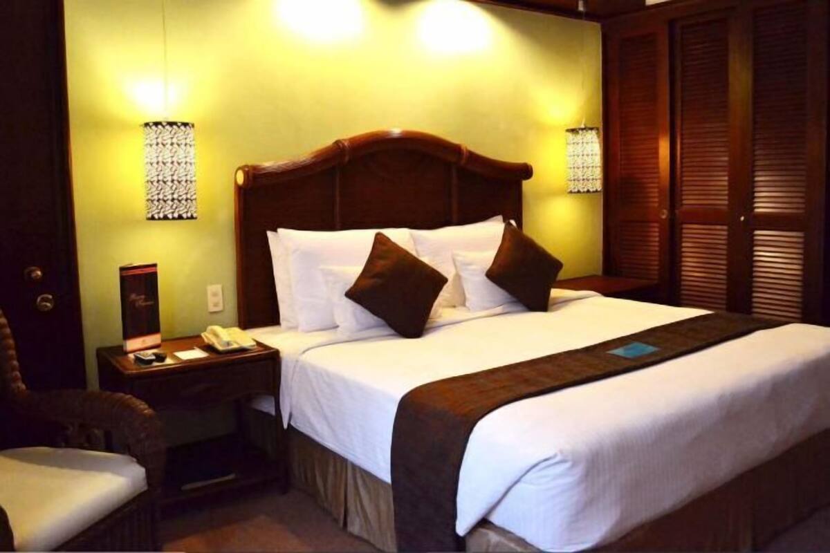 Ropa de cama de alta calidad y minibar 
