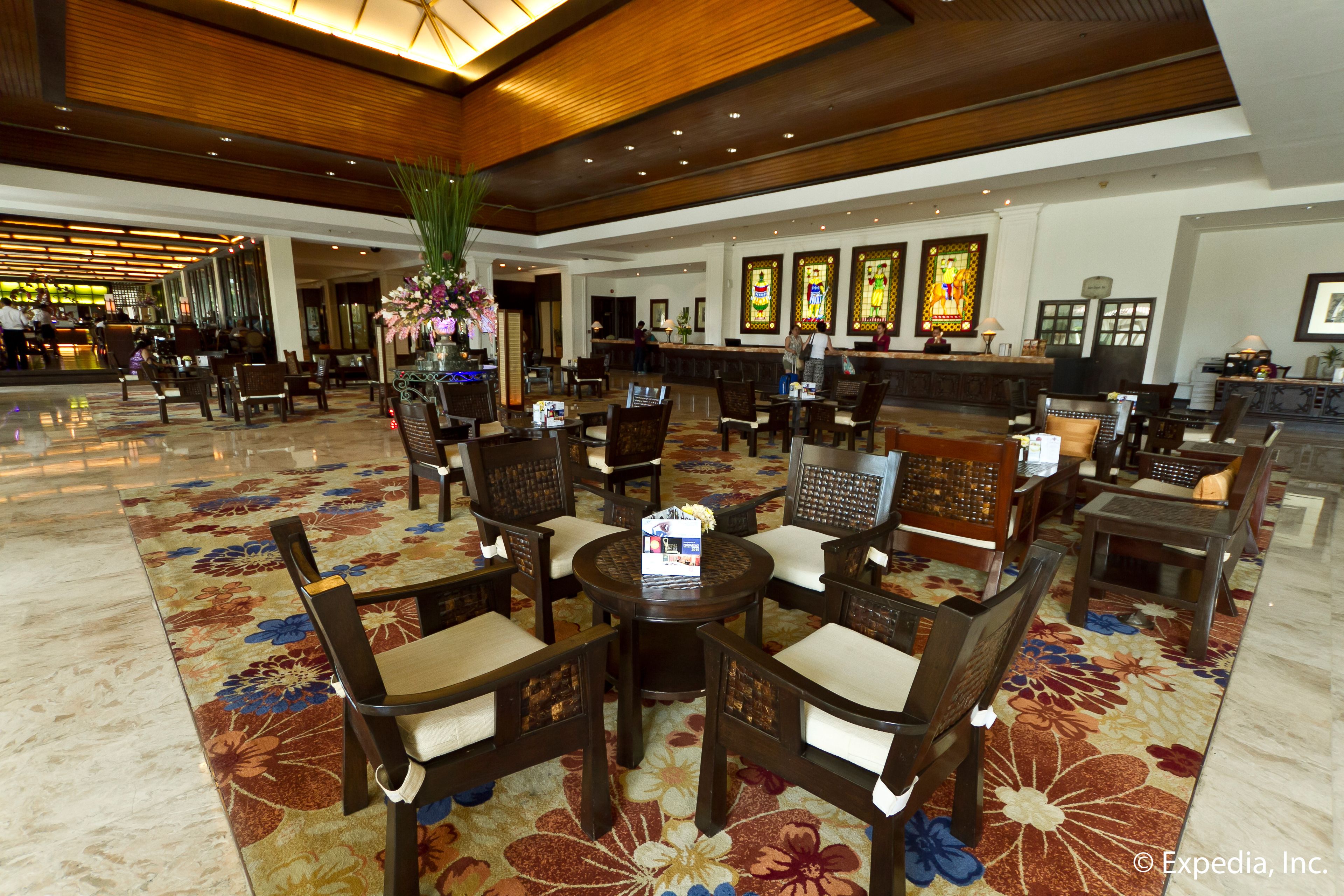 Daily buffet breakfast (PHP 700 per person)