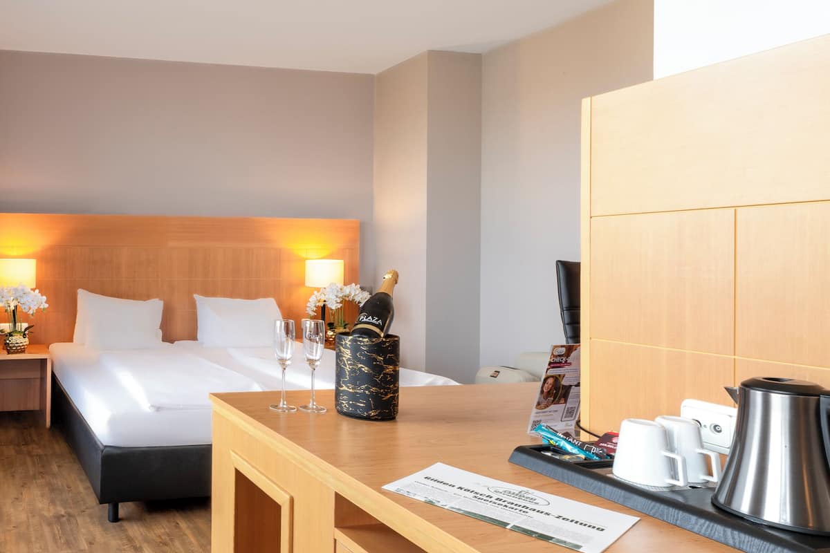 Kahden hengen premium-huone | Työpöytä, pimennysverhot, silitysrauta/-lauta, ilmainen Wi-Fi