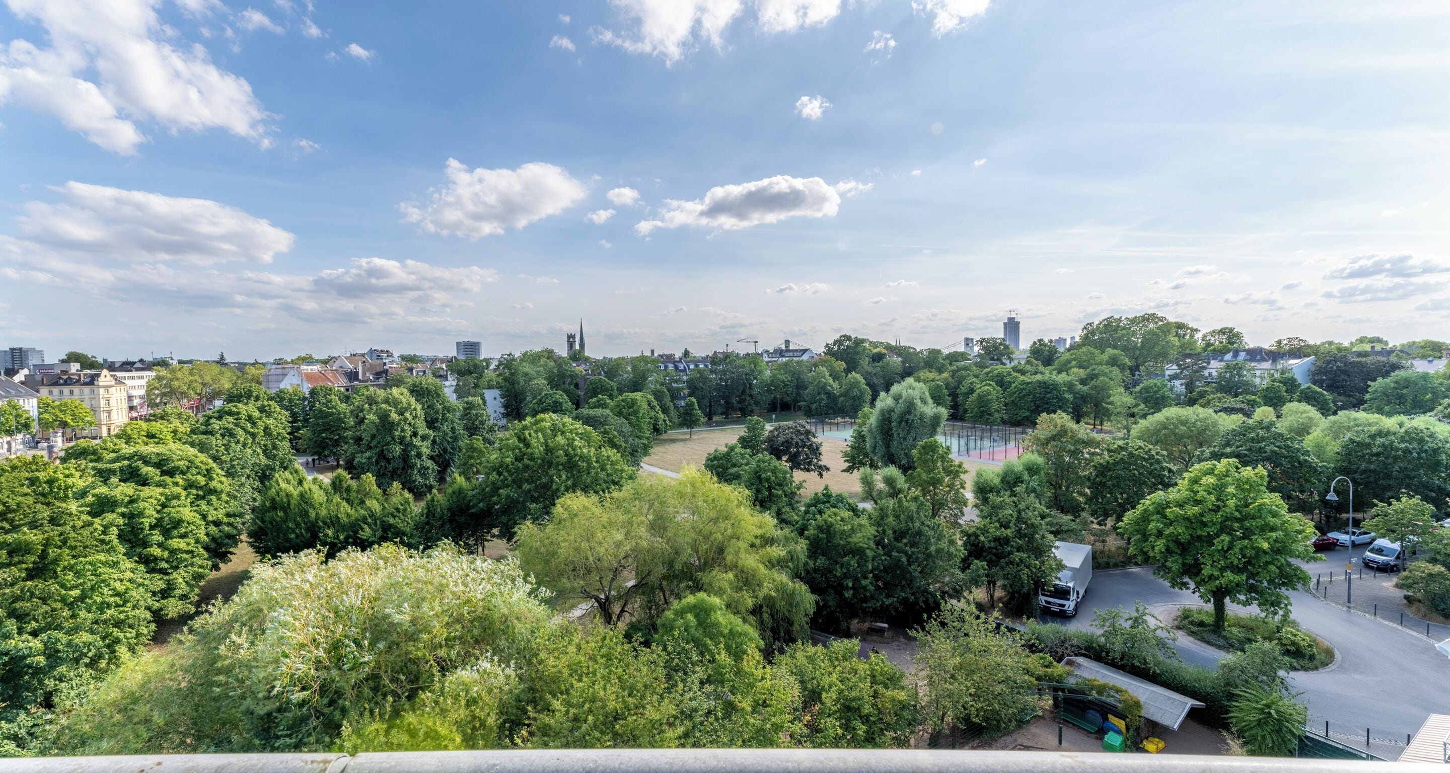 Photo - PLAZA Premium Köln