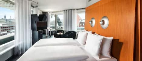 Penck Suite | 1 dormitorio, ropa de cama hipoalergénica, caja fuerte y escritorio